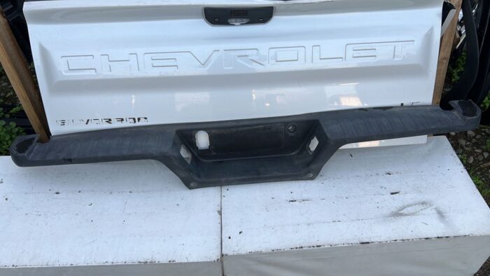 MOLDURA PARACHOQUE TRASERO FORD F150 (15-18) - Imagen 2