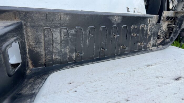 MOLDURA PARACHOQUE TRASERO FORD F150 (15-18) - Imagen 7