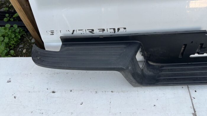 MOLDURA PARACHOQUE TRASERO FORD RANGER (12-16) - Imagen 2