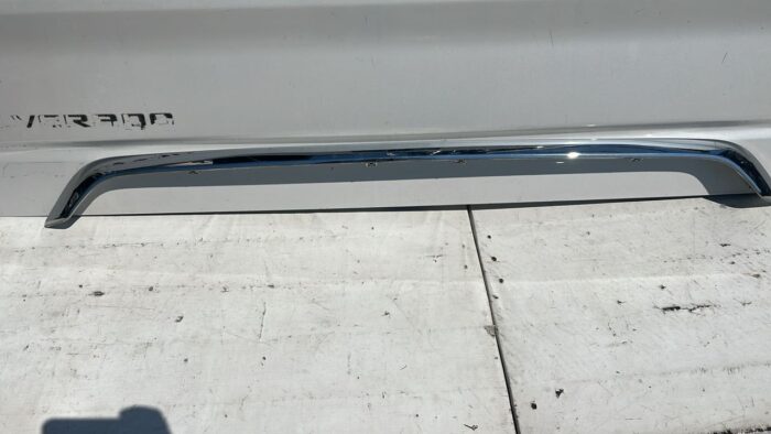 BISEL PARACHOQUE TRASERO NISSAN PATHFINDER (17-21)