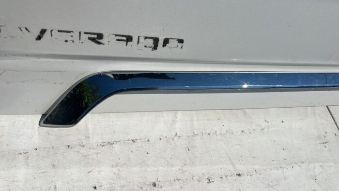 BISEL PARACHOQUE TRASERO NISSAN PATHFINDER (17-21) - Imagen 2