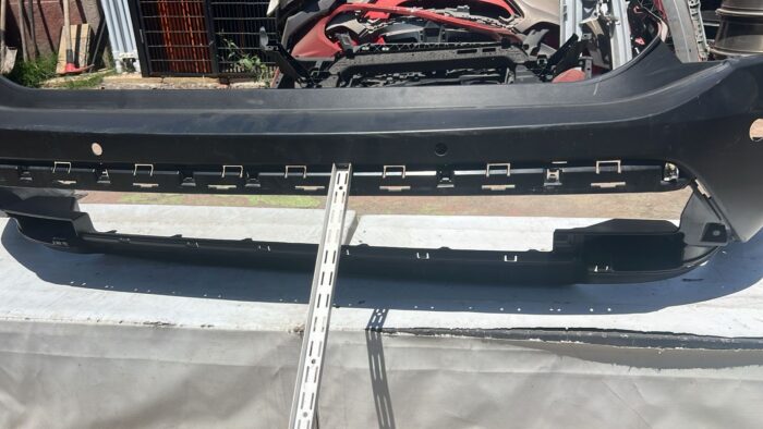 PARACHOQUE TRASERO NISSAN XTRAIL (23-25) - Imagen 3