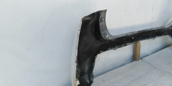 PARACHOQUE TRASERO TOYOTA AURIS (13-15) - Imagen 4