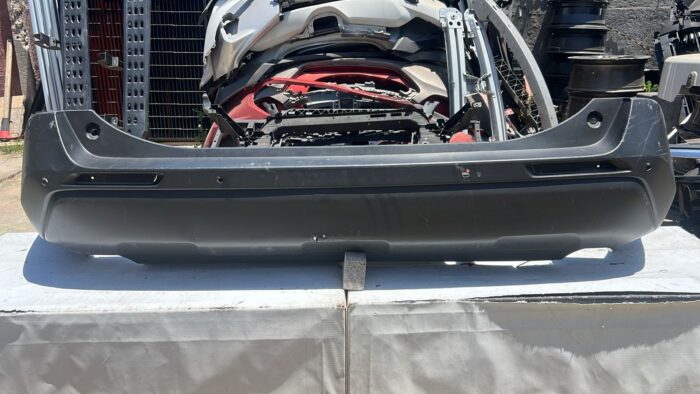 PARACHOQUE TRASERO TOYOTA RAV4 (19-22)