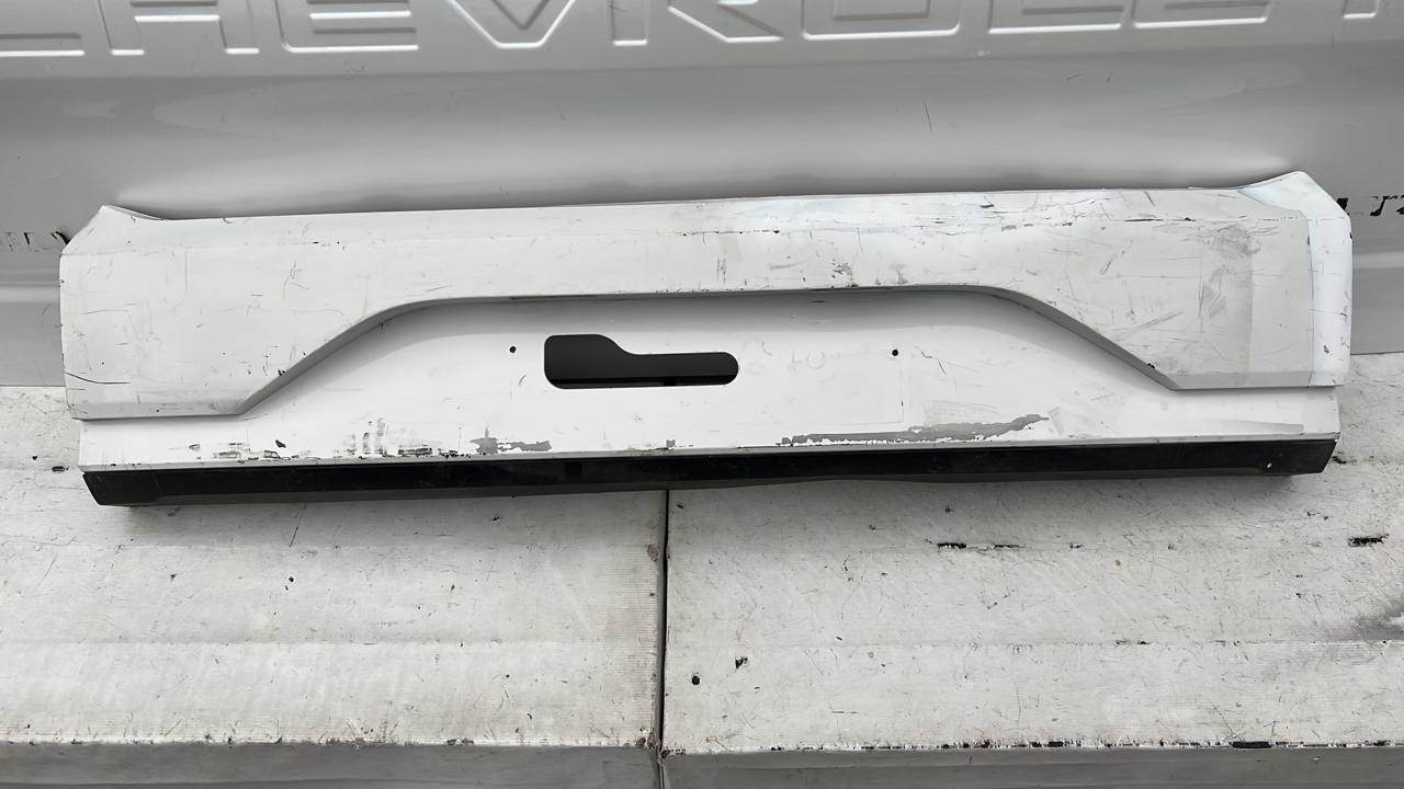 MOLDURA PARACHOQUE TRASERO VOLKSWAGEN SAVEIRO (10-17)