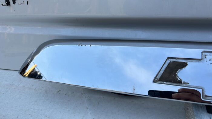 MOLDURA PORTALON CHEVROLET TRAVERSE (13-16) - Imagen 2