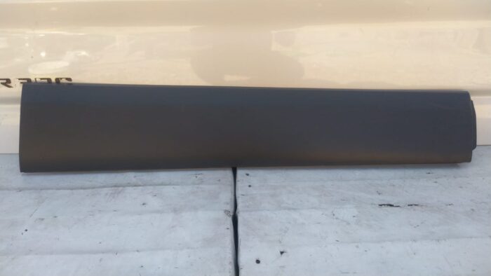 MOLDURA PUERTA DELANTERA DERECHA MAZDA CX30 (20-23)