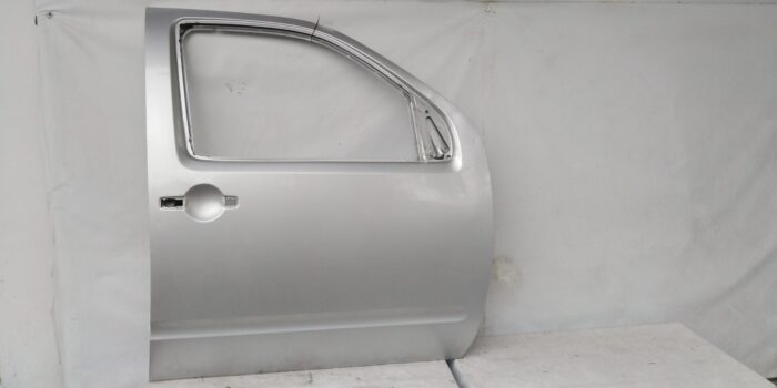 PUERTA DELANTERA DERECHA NISSAN NAVARA (08-16)