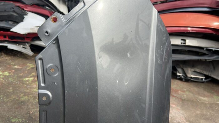 TAPABARRO IZQUIERDO CHEVROLET CAPTIVA (19-22) - Imagen 2