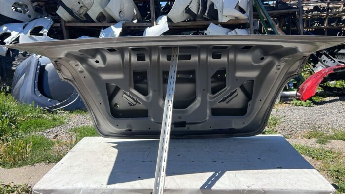 TAPA MALETA CHEVROLET SAIL (16-22) - Imagen 5