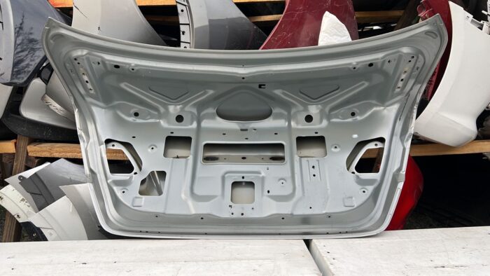 TAPA MALETA NISSAN SENTRA (14-18) - Imagen 4