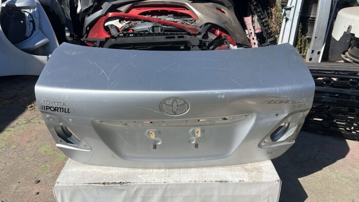 TAPA MALETA TOYOTA COROLLA (09-14) - Imagen 3