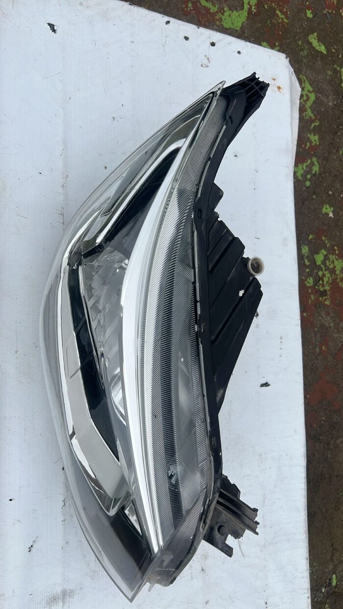 OPTICO DERECHO CHEVROLET ONIX SEDAN (19-21) - Imagen 3