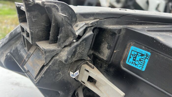 OPTICO DERECHO CHEVROLET ONIX SEDAN (19-21) - Imagen 6