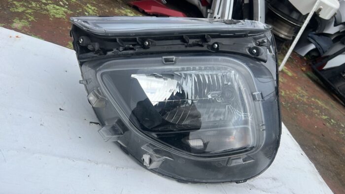 OPTICO IZQUIERDO CHEVROLET MONTANA (23-25)