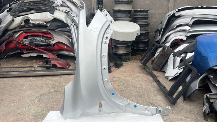 TAPABARRO DERECHO CHEVROLET TRACKER (20-24)