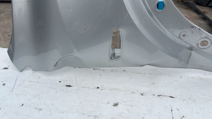 TAPABARRO DERECHO CHEVROLET TRACKER (20-24) - Imagen 3