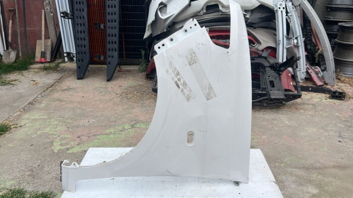 TAPABARRO IZQUIERDO CHEVROLET N400 (20-23)
