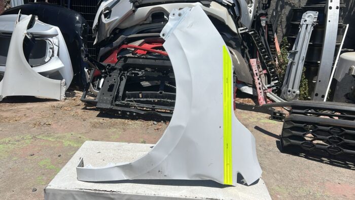 TAPABARRO IZQUIERDO CHEVROLET SAIL (24-25)