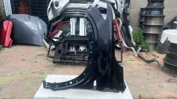 TAPABARRO IZQUIERDO CHEVROLET TRACKER (20-24)