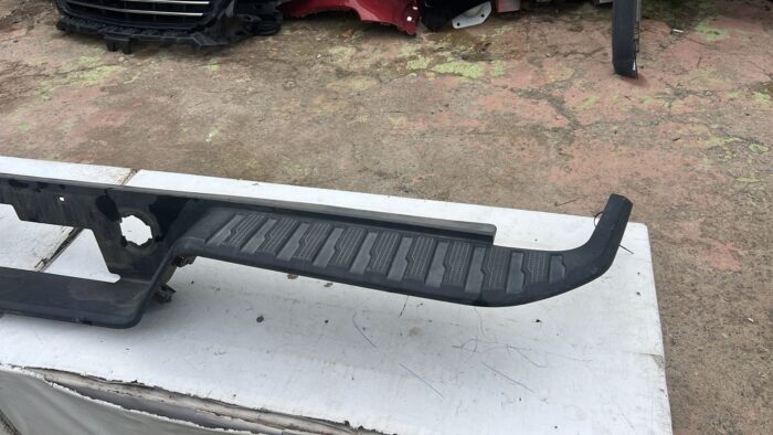 MOLDURA PARACHOQUE TRASERO CHEVROLET SILVERADO (19-24) - Imagen 4
