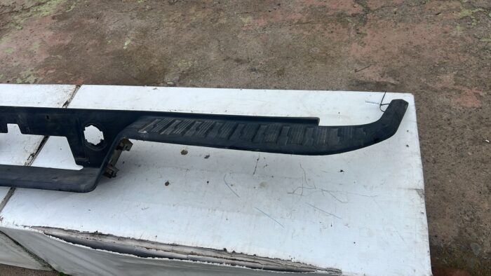 MOLDURA PARACHOQUE TRASERO CHEVROLET SILVERADO (19-24) - Imagen 4