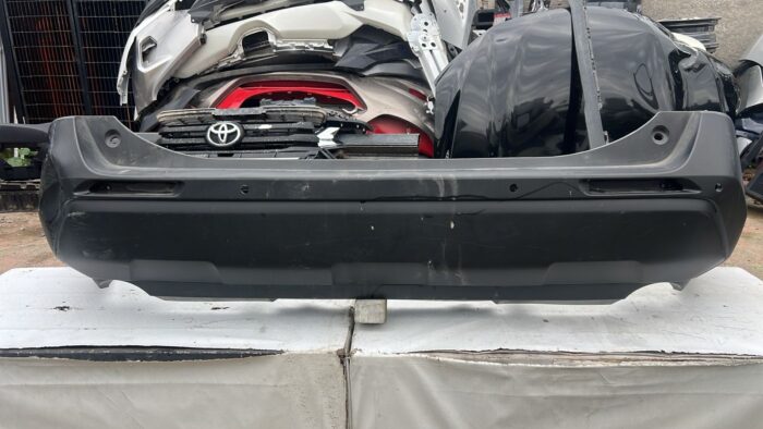 PARACHOQUE TRASERO TOYOTA RAV4 (19-22)