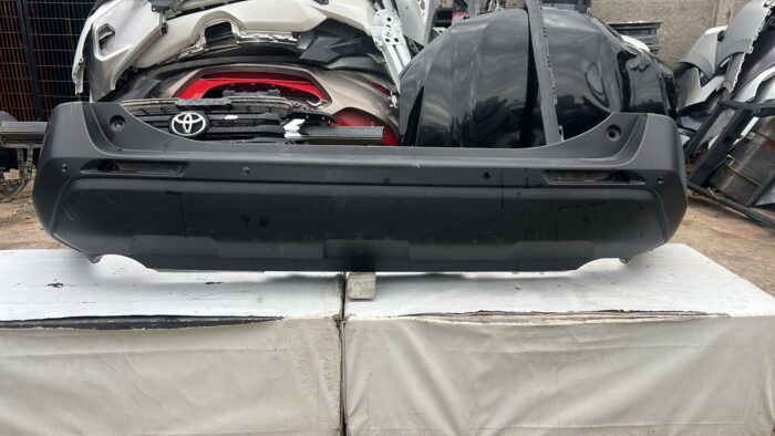 PARACHOQUE TRASERO TOYOTA RAV4 (19-22)