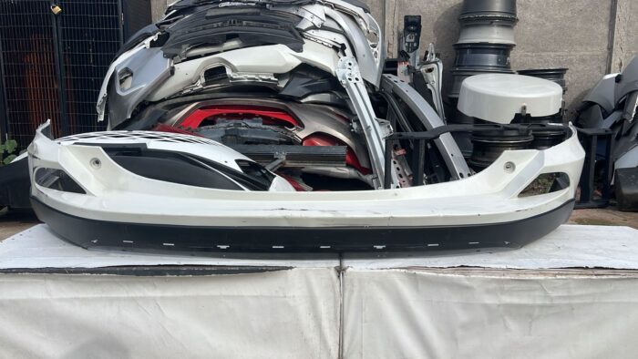 PARACHOQUE TRASERO TOYOTA RAV4 (16-18)