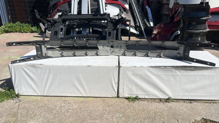 MOLDURA MASCARA CHEVROLET SILVERADO (20-21) - Imagen 4