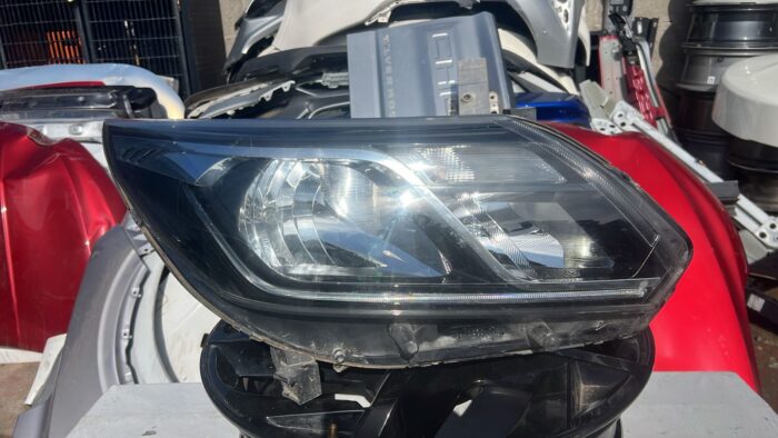 OPTICO DERECHO CHEVROLET COLORADO (18-23)