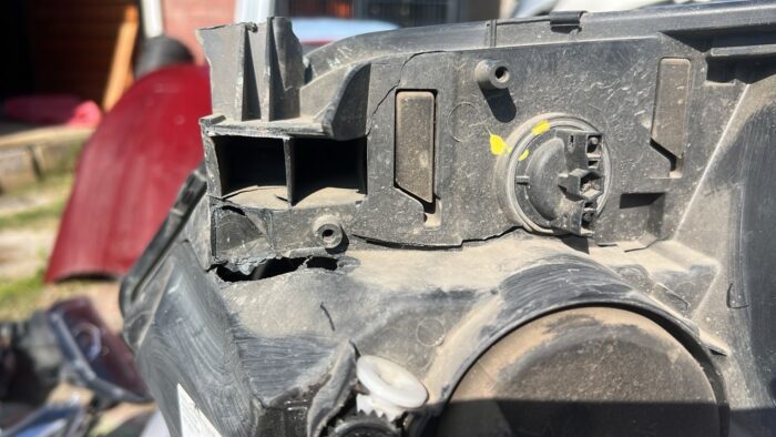 OPTICO DERECHO CHEVROLET COLORADO (18-23) - Imagen 5