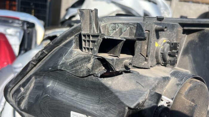 OPTICO DERECHO CHEVROLET COLORADO (18-23) - Imagen 6