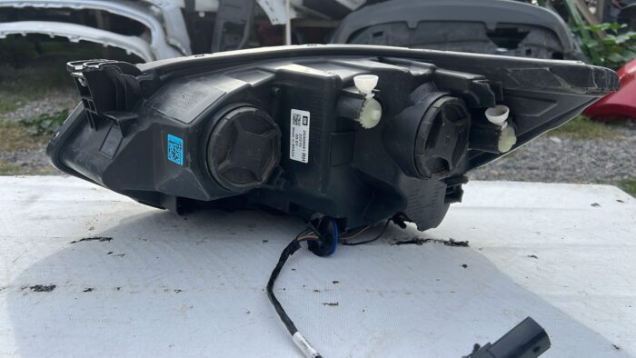 OPTICO DERECHO CHEVROLET ONIX RS (20-23) - Imagen 5