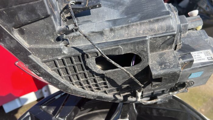 OPTICO DERECHO CHEVROLET TRACKER (20-23) - Imagen 6