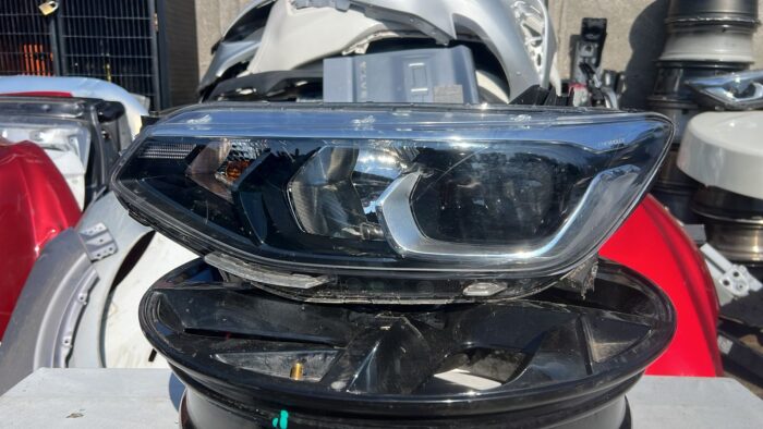 OPTICO IZQUIERDO CHEVROLET TRACKER (20-23)
