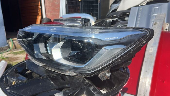 OPTICO IZQUIERDO CHEVROLET TRACKER (20-23) - Imagen 3