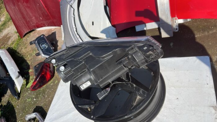 OPTICO IZQUIERDO CHEVROLET TRACKER (20-23) - Imagen 5