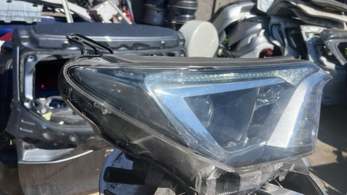 OPTICO DERECHO TOYOTA RAV4 (16-18) - Imagen 2