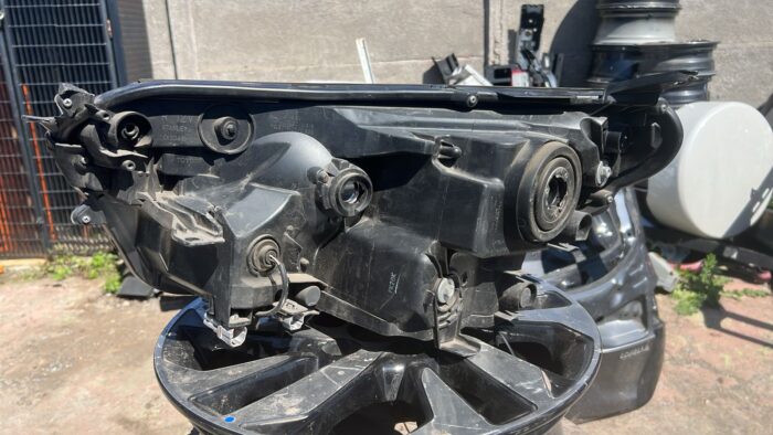 OPTICO DERECHO TOYOTA RAV4 (16-18) - Imagen 4