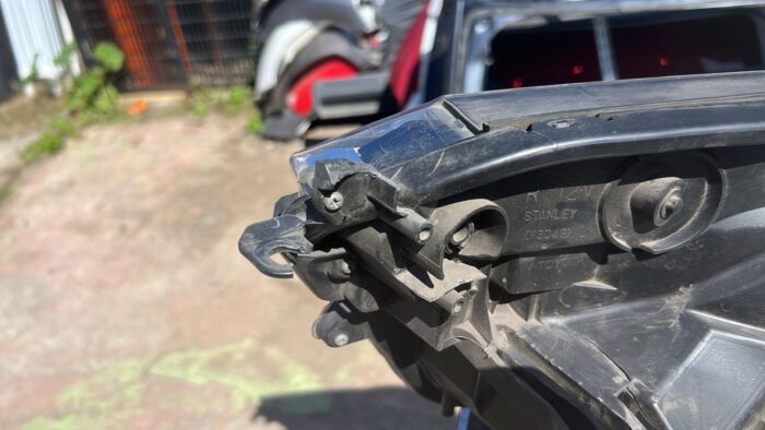 OPTICO DERECHO TOYOTA RAV4 (16-18) - Imagen 6