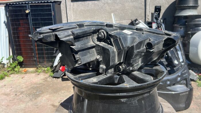 OPTICO IZQUIERDO TOYOTA RAIZE (22-25) - Imagen 4