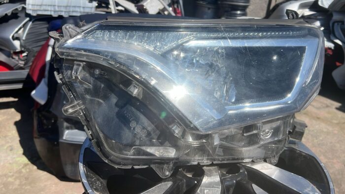 OPTICO IZQUIERDO TOYOTA RAV4 (16-18) - Imagen 2