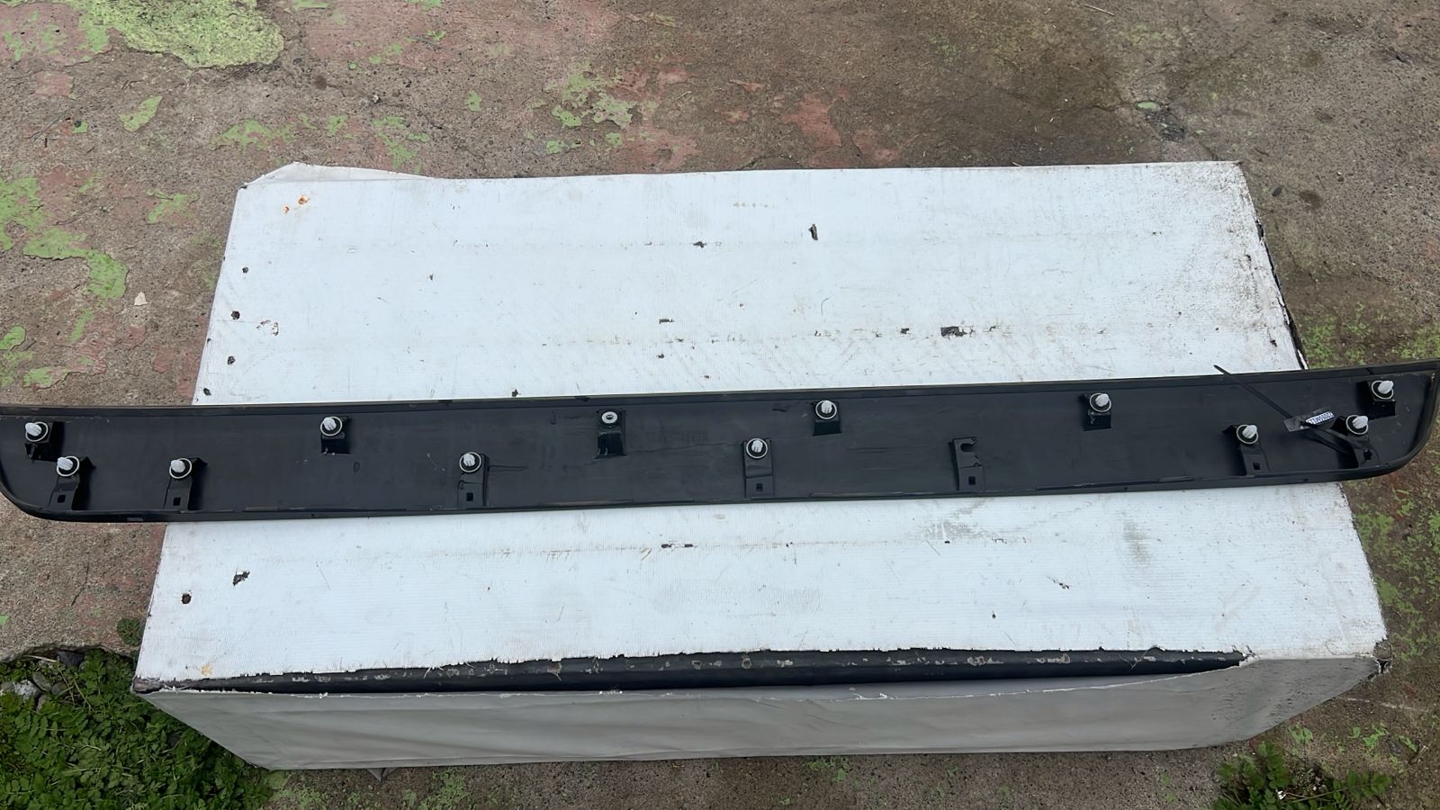 MOLDURA PORTALON TOYOTA RAV4 (19-24) - Image 4