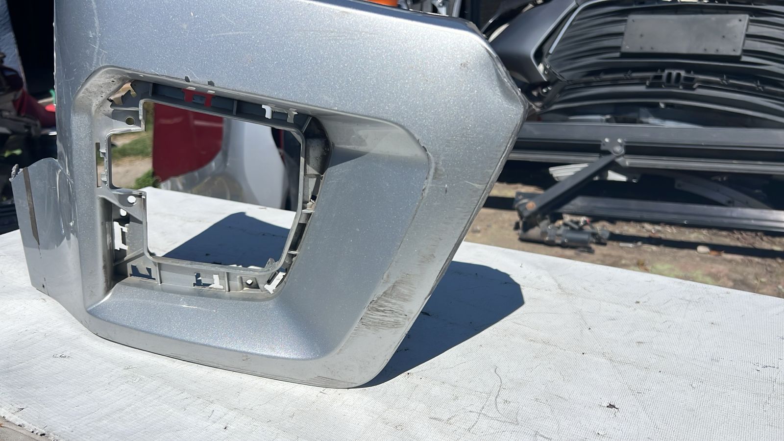 CORNER DERECHO PARACHOQUE DELANTERO CHEVROLET COLORADO (21-23) - Image 4