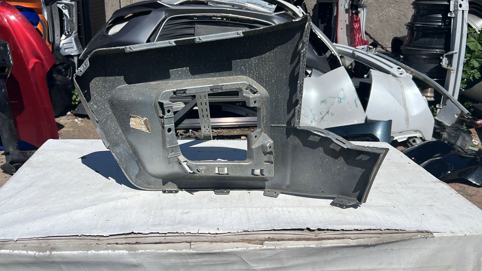 CORNER DERECHO PARACHOQUE DELANTERO CHEVROLET COLORADO (21-23) - Image 6
