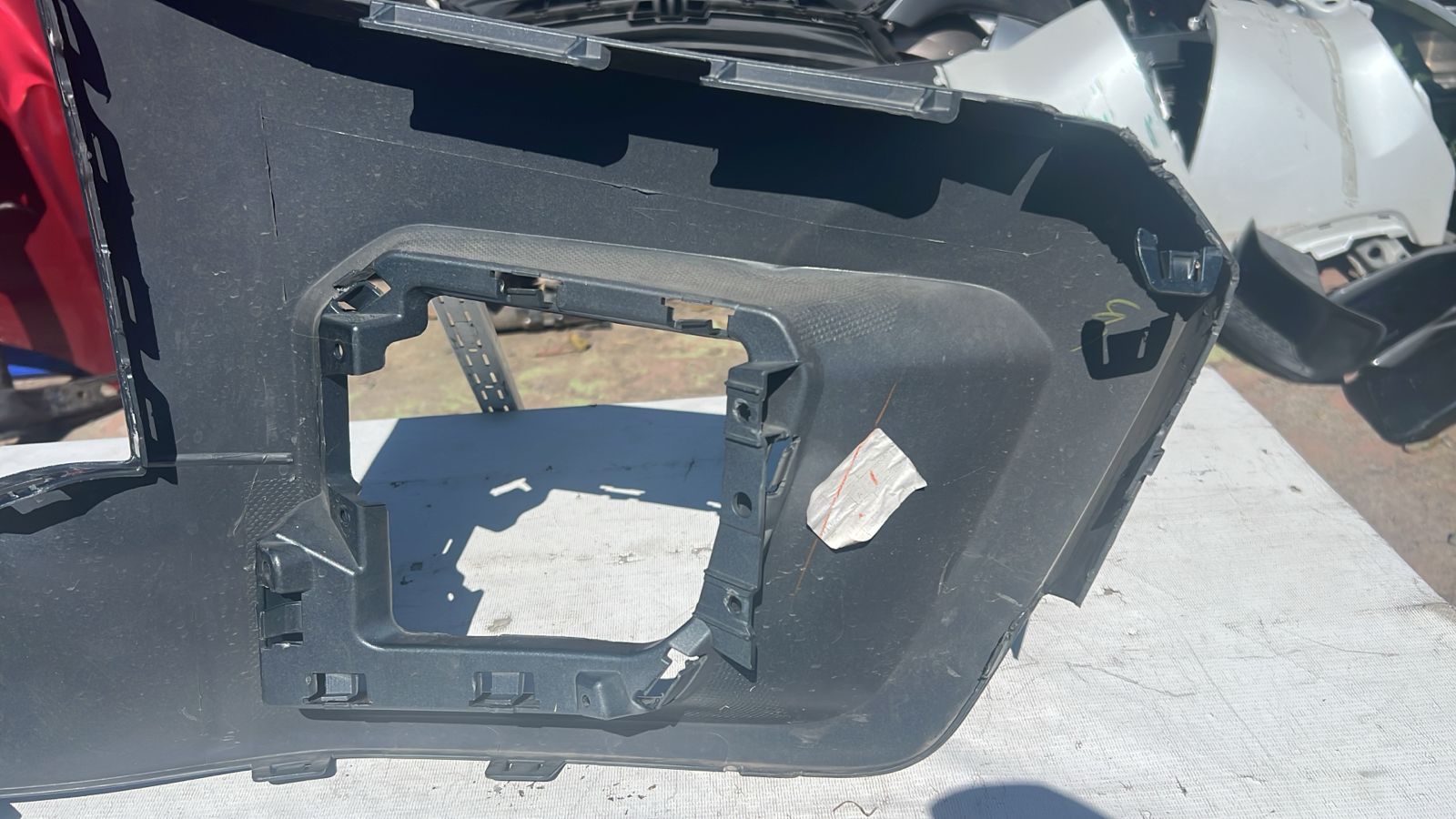 MOLDURA IZQUIERDA PARACHOQUE DELANTERO CHEVROLET COLORADO (21-23) - Image 7