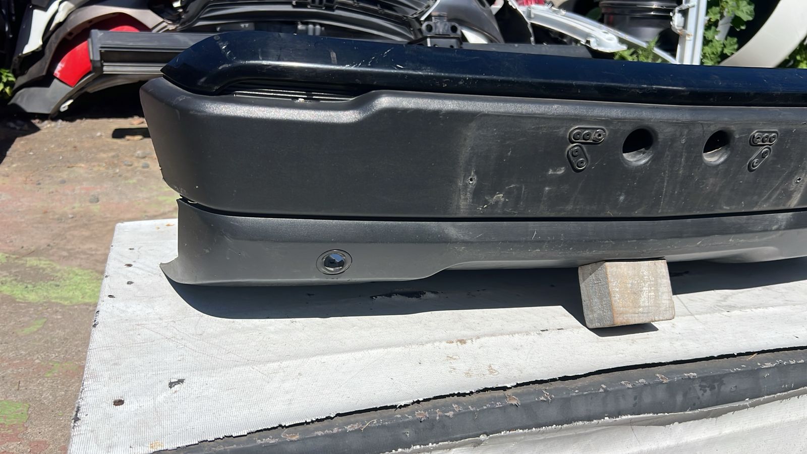 MOLDURA PARACHOQUE DELANTERO CHEVROLET COLORADO (21-23) - Image 2