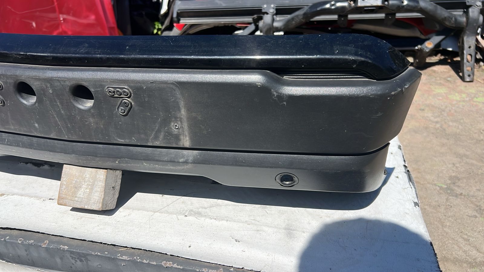 MOLDURA PARACHOQUE DELANTERO CHEVROLET COLORADO (21-23) - Image 4