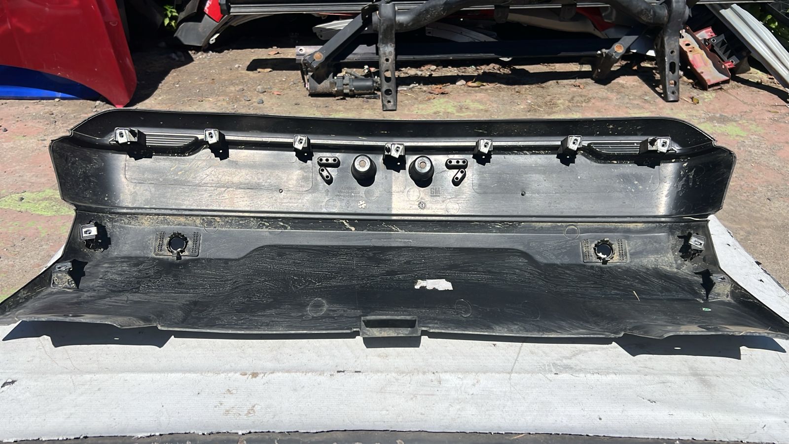 MOLDURA PARACHOQUE DELANTERO CHEVROLET COLORADO (21-23) - Image 5
